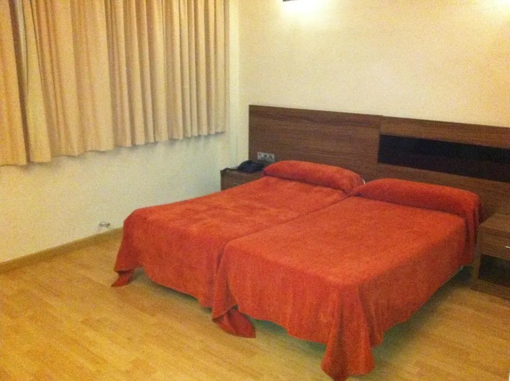 Hotel El Cruce Moraleda Moraleda De Zafayona